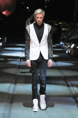 apparelweb-collection:  フィリッププレイン(PHILIPP PLEIN) London Mens 2016SS デザイナー フィリップ・プレイン 公式サイト http://www.philipp-plein.com 