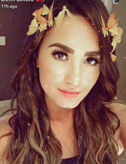 daddyiusses:   demi lovato + snapchat filters 