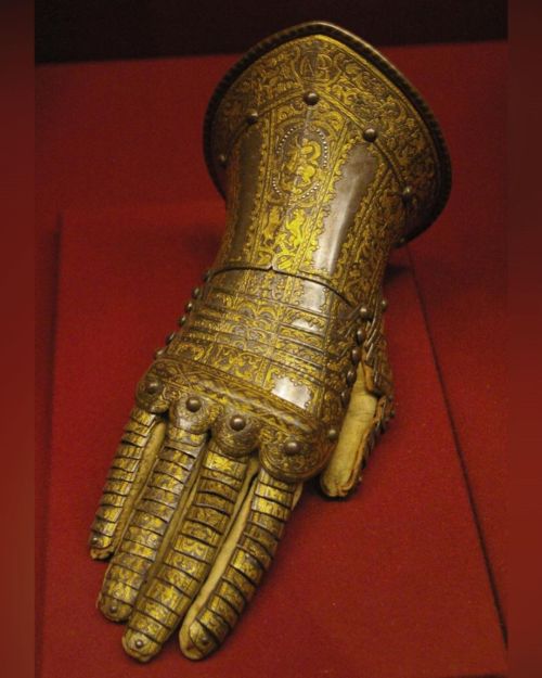 ⚜️GS⚜️ Gauntlet for the Right Hand, Belonging to the Armor of Don Alonzo Pérez de Guzman el Bueno (1