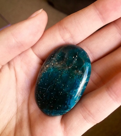 solarianwitch:My blue apatite palm stone, also known as my “star stone” 