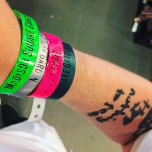 finally!!! after a month I took these four GA pit only wristbands off [: with custom @thomyorke draw