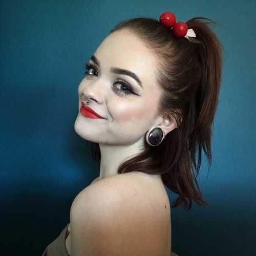 moonlagoonx: • I felt very pinup today •