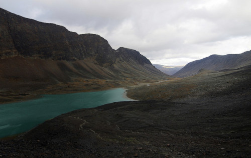 Day 3: Above the lower Unna Räitastugan lake by Gregor Samsa on Flickr.