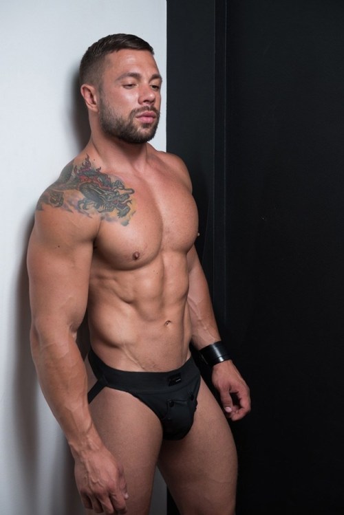 Slut 4 Muscle