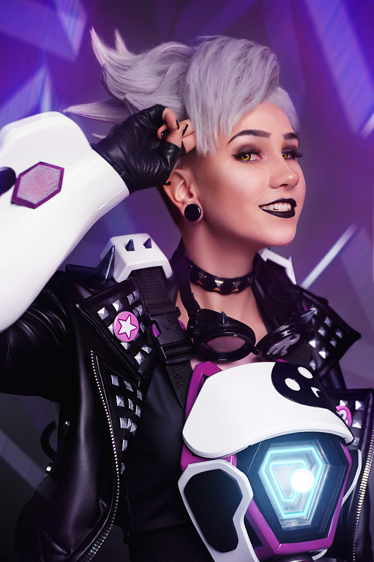 haku-mikiriyami:  Tracer Ultraviolet | Overwatch Fandom: Overwatch Characters: