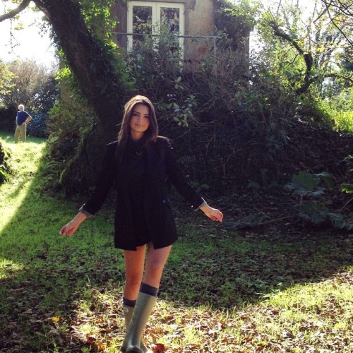 emilyratajkowskilovers:  Emily Ratajkowski Photos 