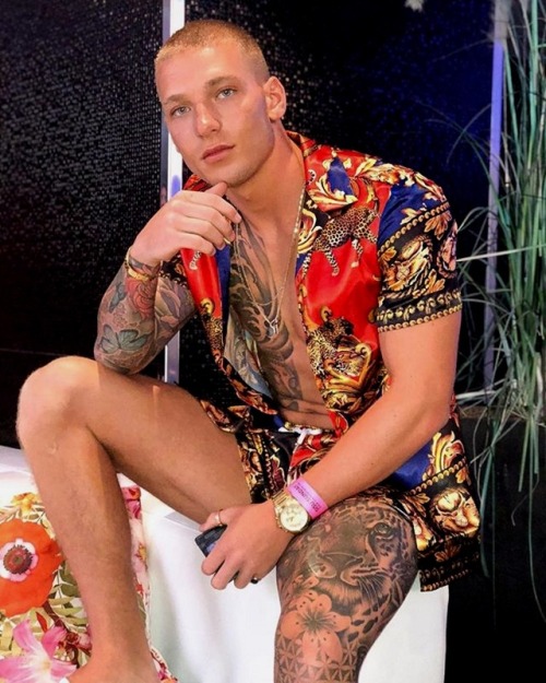 openshirtlover: Brandon P Myers Great satin outfit!