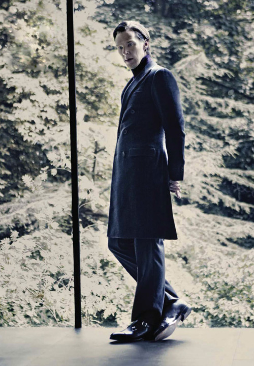 cumberbatchweb:  anna-petrichor:  Esquire by Julian Broad nov ‘13  More high res than I’d seen. 