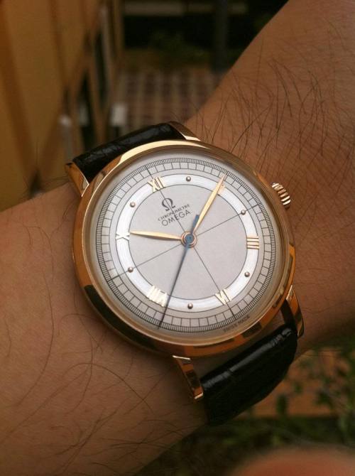 raddestlooks:
“omegaforums:
“The Legendary Omega Calibre 30T2 RG Chronometer In 18K Solid Gold Circa 1940s
”
Raddest Looks On The Internet http://www.raddestlooks.net
”