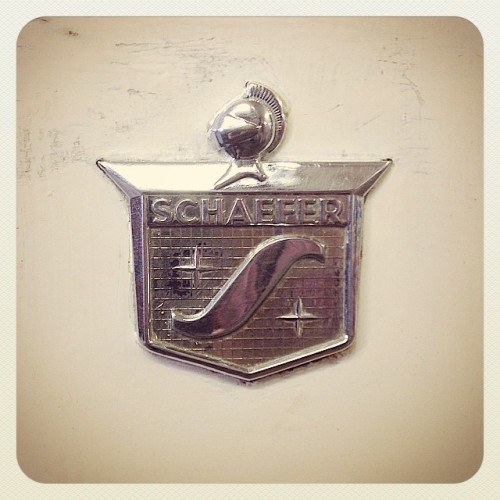 Schaefer #badge #logo #design #typography #badgehunting #junktype