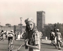 animinimalism:  Diane Lane wears a casquette,