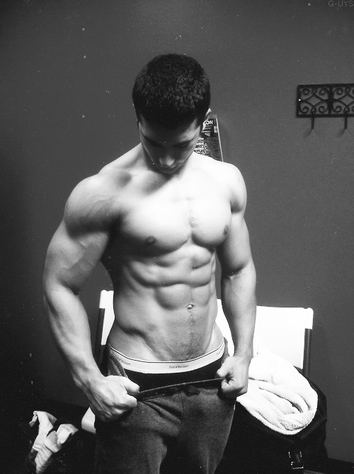 HotMaleiLike