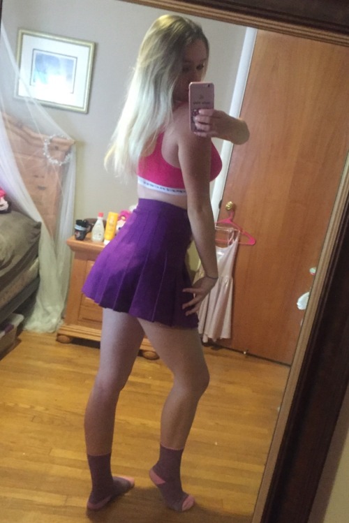 kitten-chloe:  kitten-chloe:  I’m listening to all American rejects rn  This skirt is now for sale on my depop account! Username @/faeriequeen check me out I could use some extra $$$!