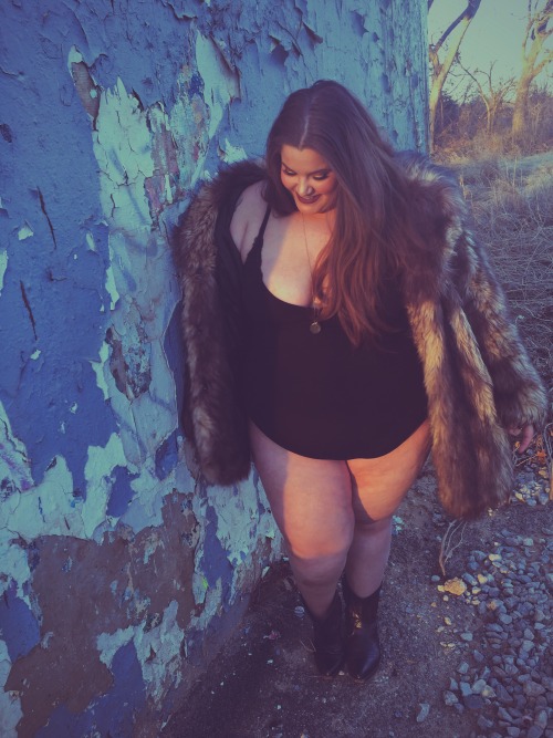 nataliemeansnice:  dusk/sunset.  faux fur porn pictures