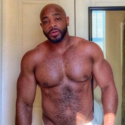 chawkletness:  Big niggas! 😍😍😍