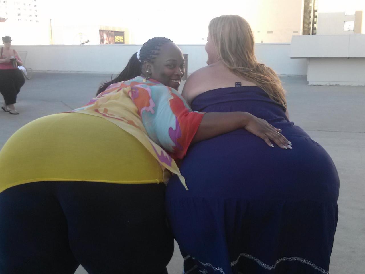 thigh-rubbers:  I’ll take the one on the right.