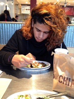 cvxsy:  thapharaoh:  Chip.  more into him then chipotle..😋