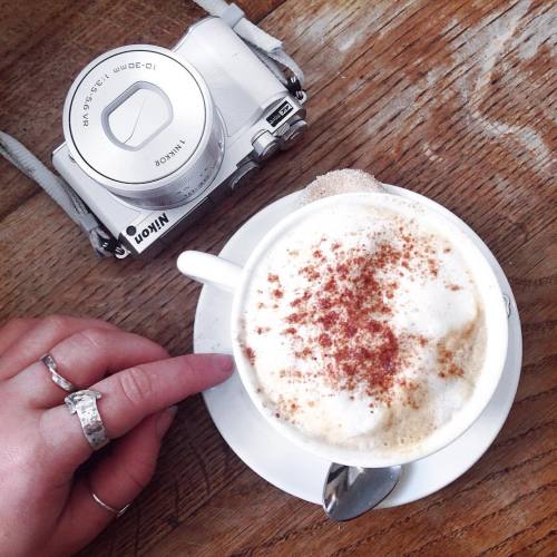 Some one bring me one of these! #tb to the other day at @rectorymansion_ ☕️ #morning #coffee #fblogg