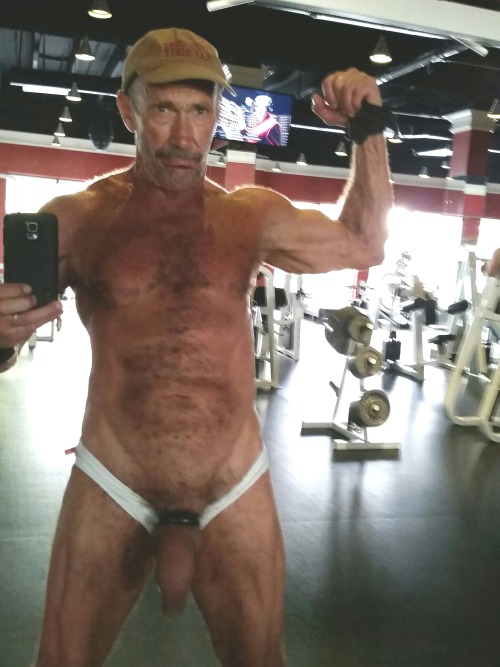 daddy-street-journal-2: thickasawrist:  Crazy hot mature muscled thick siliconed man meat If you are