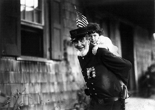 Civil War Veteran heading to a reunion, 1914.