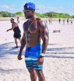 charlibal: Melanin Muscle Overload Smash or Trash ??? 