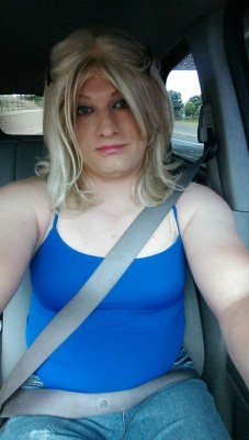 tsmelissa79:  Sissy faggot on the move. Getting