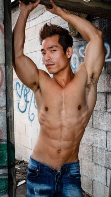 asianmusclefetish:  Original post: http://asianmusclefetish.tumblr.com 