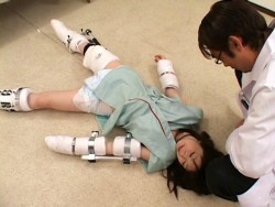 fuckiamsexedout:  Helpless girl in arm and legcasts getting humiliated from