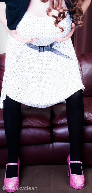 freakycleanxxx:  Squat down and open wide. October 26th, 2016