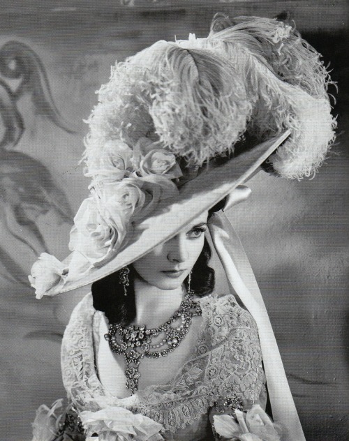 margyfrake:Vivien Leigh for That Hamilton Woman, 1940Photographed by Robert Coburn