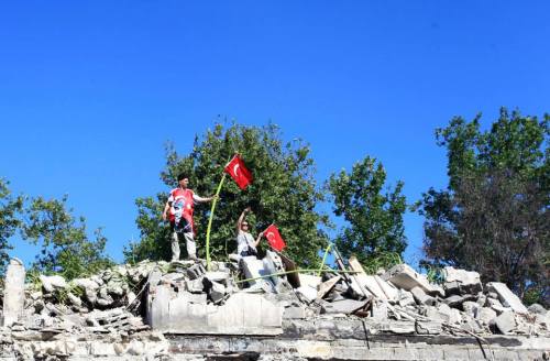 olmasaydinolmazdik:  Gezi Parkı Türkiye’ye Dayanışmayı Öğretti !!! 