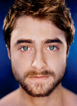 cometdefyinggravity:  Daniel Radcliffe photographed