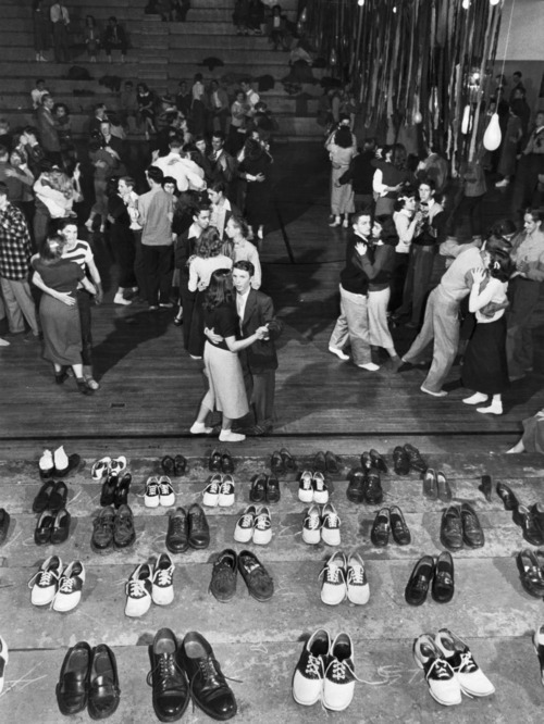  1950’s teenage life.  oh the good ol&rsquo; days god i wish life was still