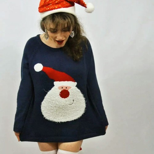 Only 6 sleeps till Santa !!!!#santa #cute #pinup #thighhigh #Christmas #winter #christmasjumper #alt