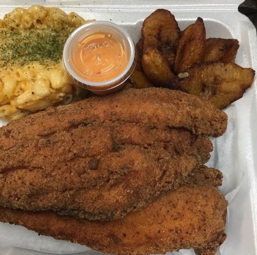 afro-arts:  Taste of Flava   tasteofflava.com // IG: taste_of_flava  Newark, NJ  CLICK HERE for more black owned businesses! 