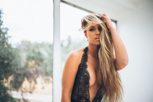 Pure display of beautiful women