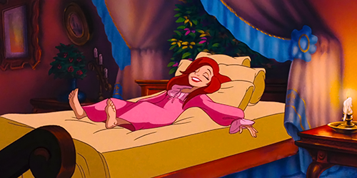 friendlycloud:  yeah-disneygeek:  Princesses + Beds  Sleeping Beauty is expert 