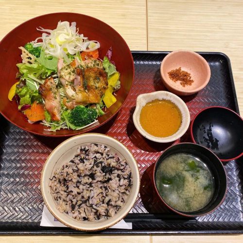  Basil Chicken Salad Teishoku (Set Meal) with brown rice and miso soup. It’s been a while to have su