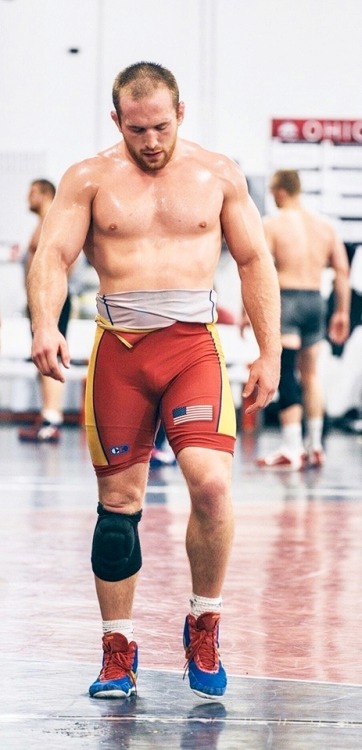 manfanathletes: Kyle, bulging in the places we like. All men with micro, tiny, small, thin, short, a