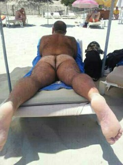 daddysbuttsniffer:  The tease to get your attention. Then, he casually rolls over and you see the baited hook!