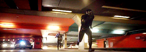 marvelgifs:   “You know what’s about to happen. Do you really want to punch your way out of this?” Captain America: Civil War (2016) 