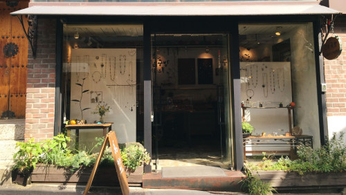 Seoul’s scattered architecture is a wonderful mashup of wood, concrete, nature and glass. Each