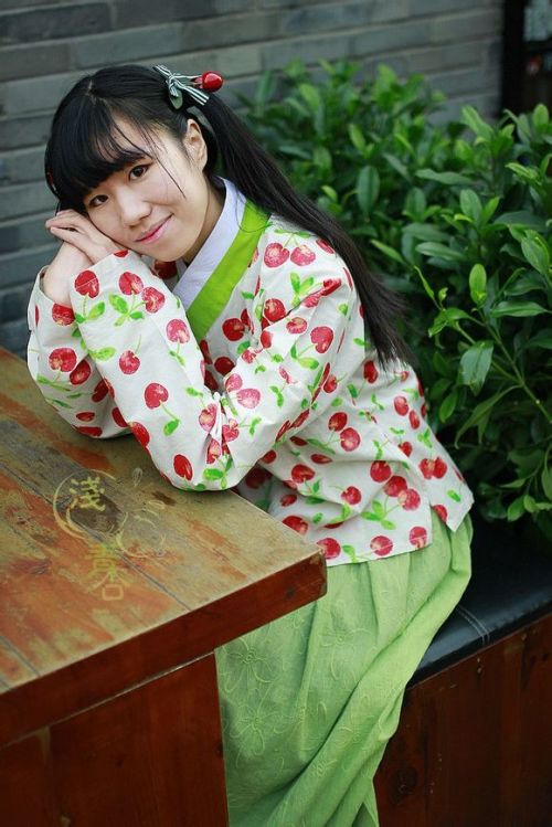 樱桃果子酱浅画青杏 http://qianhuahancostumes.taobao.com/