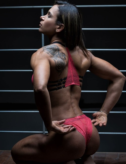 fitnessforyourwholelife: fitnessxmusclexlove: https://www.instagram.com/fitnessxmusclexlove   💋🍑💋🍑💋🍑 