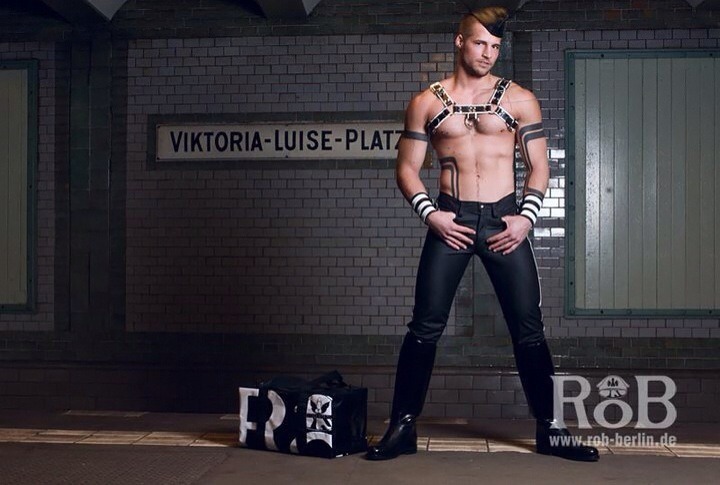 rubberlycra:  SERGEN!!! Mega post day http://www.rob-paris.com/http://www.rob-berlin.de/https://www.facebook.com/robparis.frhttps://www.facebook.com/robberlin.de