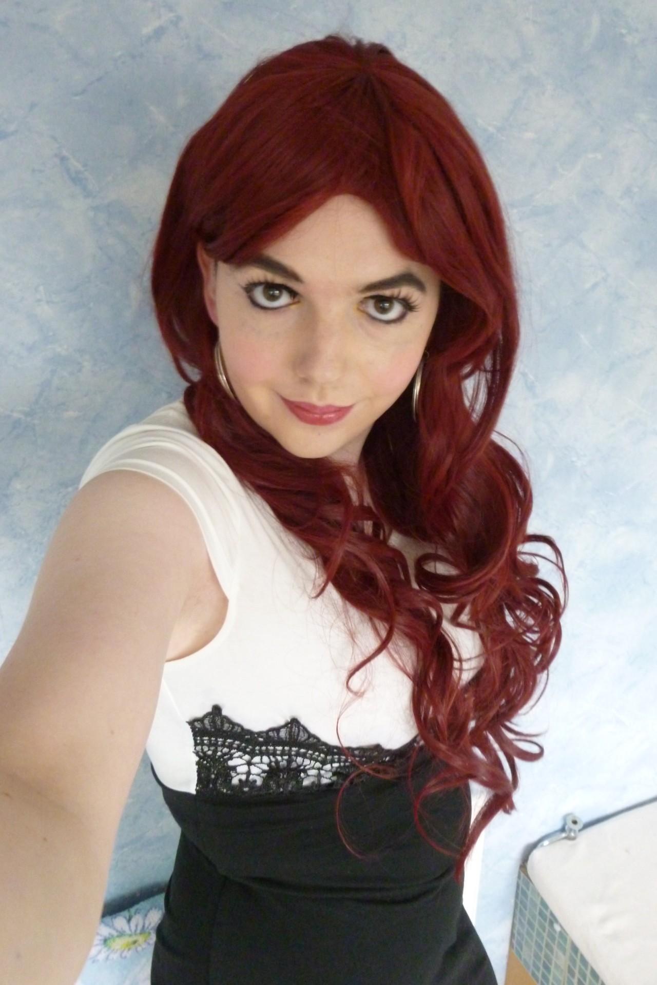 lucy-cd:  PicturesLast pics in the red wig, so gorgeous! I can’t wait to wear it