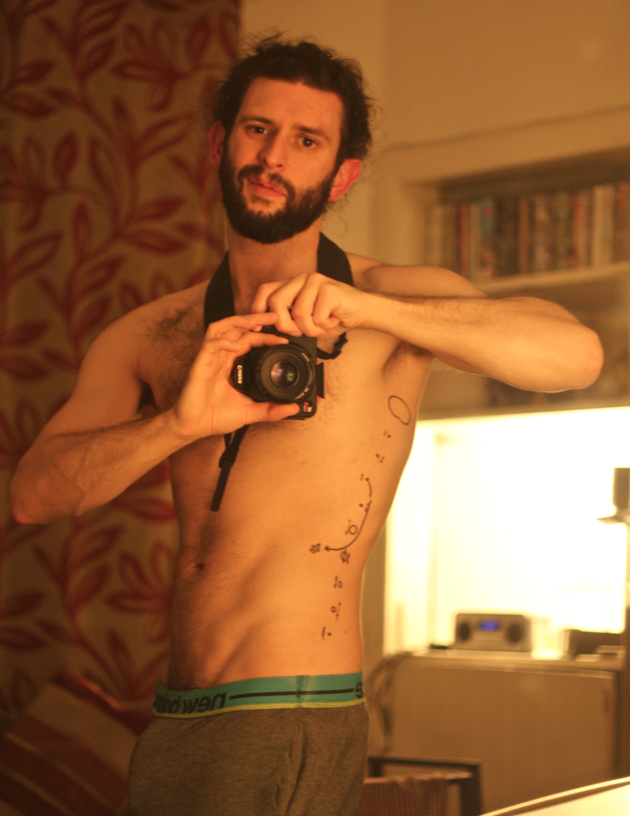 manbunofscience:  Geniune experiment for me.  Momentary ink custom temporary tat.