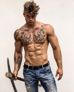 fitmen1:  Kaz Van der Waard