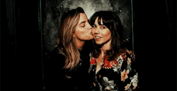 thereckless1611:So I have a theory that Linda Cardellini is a mytical entity that