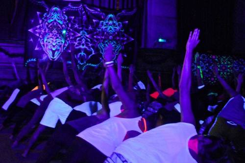 butfirstbreakfast:  Black and Light Yoga, LondonWe believe that yoga and dance a fantastic forms of meditation and are a fast track way to finding a spiritual connection with your fellow.A beautiful balance between a strong flowing yoga practice and